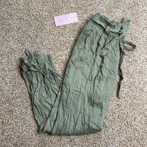 Onetheland Hyfve Green Paperbag Pants Size Small NWT